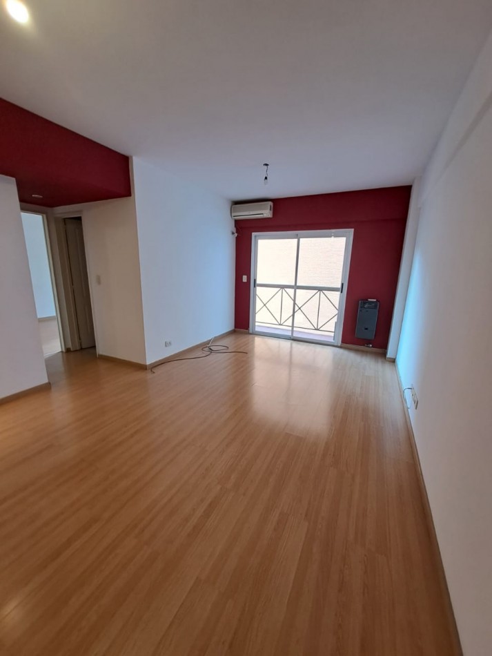 BELLISIMO DEPARTAMENTO DE 2 AMBIENTES - BALCON CORRIDO - COCINA INDEPENDIENTE