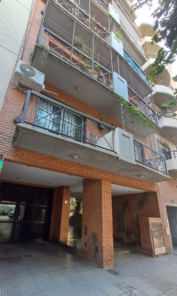BELLISIMO DEPARTAMENTO DE 2 AMBIENTES - BALCON CORRIDO - COCINA INDEPENDIENTE