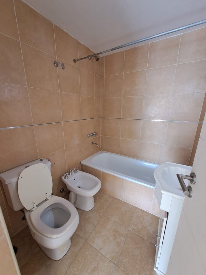 OPORTUNIDAD!!!  ALQUILER MONOAMBIENTE SUPER LUMINOSO EN PISO 9 - EXCELENTE ESTADO RESERVADO
