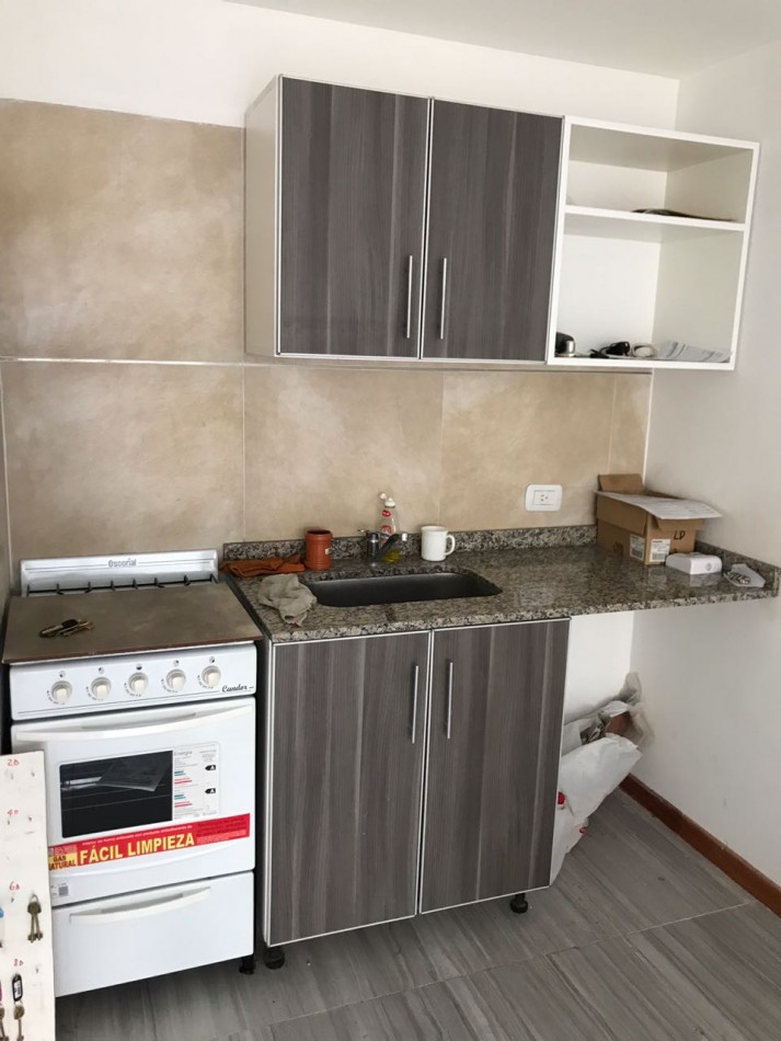 OPORTUNIDAD!! ALQUILER  2 AMBIENTES CON BALCON AL FRENTE-EXCELENTE ZONA Y ESTADO- ALQUILADA