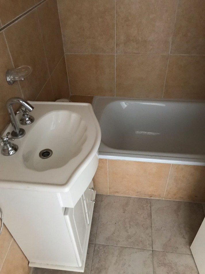 OPORTUNIDAD!! ALQUILER  2 AMBIENTES CON BALCON AL FRENTE-EXCELENTE ZONA Y ESTADO- ALQUILADA