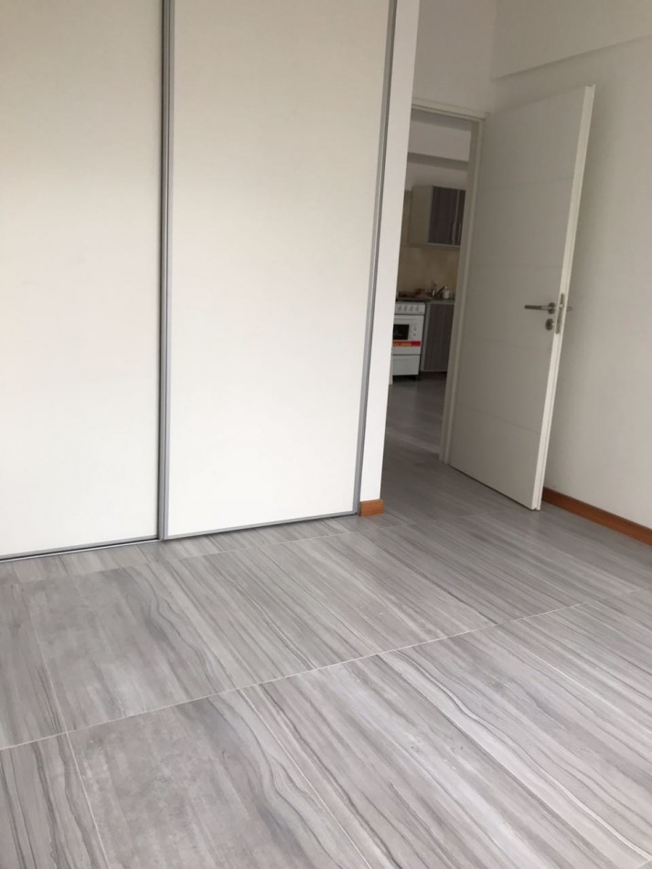 OPORTUNIDAD!! ALQUILER  2 AMBIENTES CON BALCON AL FRENTE-EXCELENTE ZONA Y ESTADO- ALQUILADA