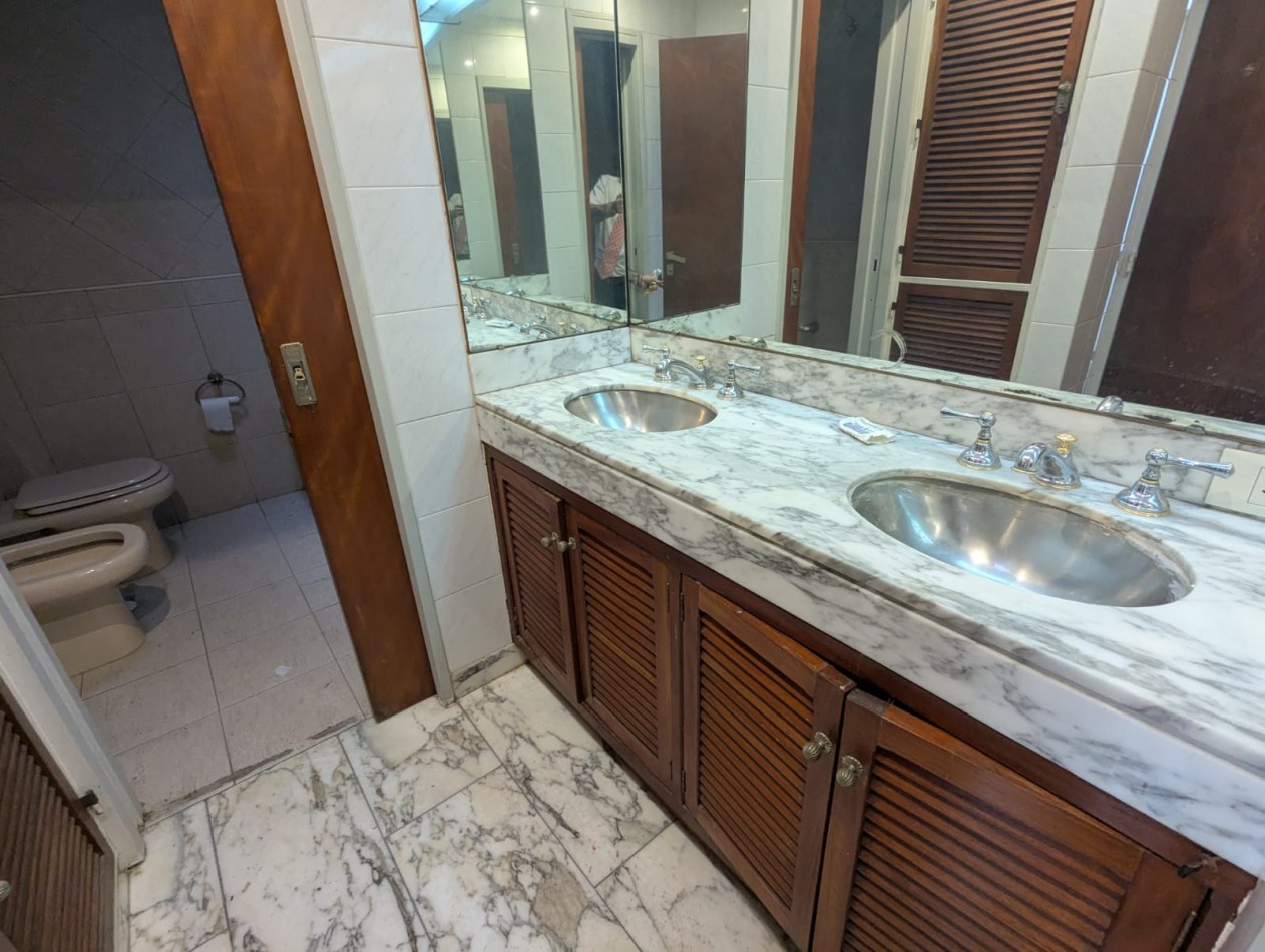 CASA DE CATEGORIA 5 DORMITORIOS