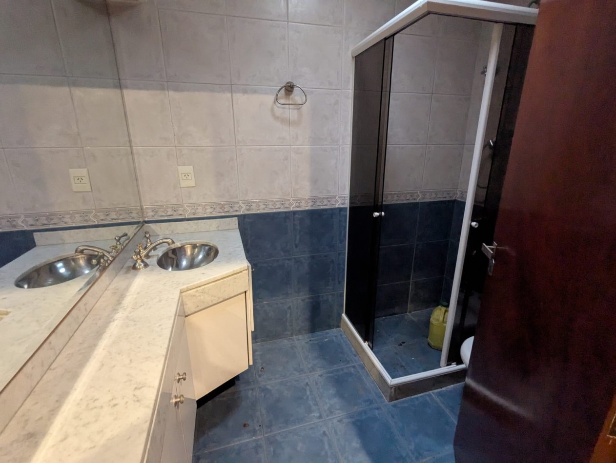 CASA DE CATEGORIA 5 DORMITORIOS