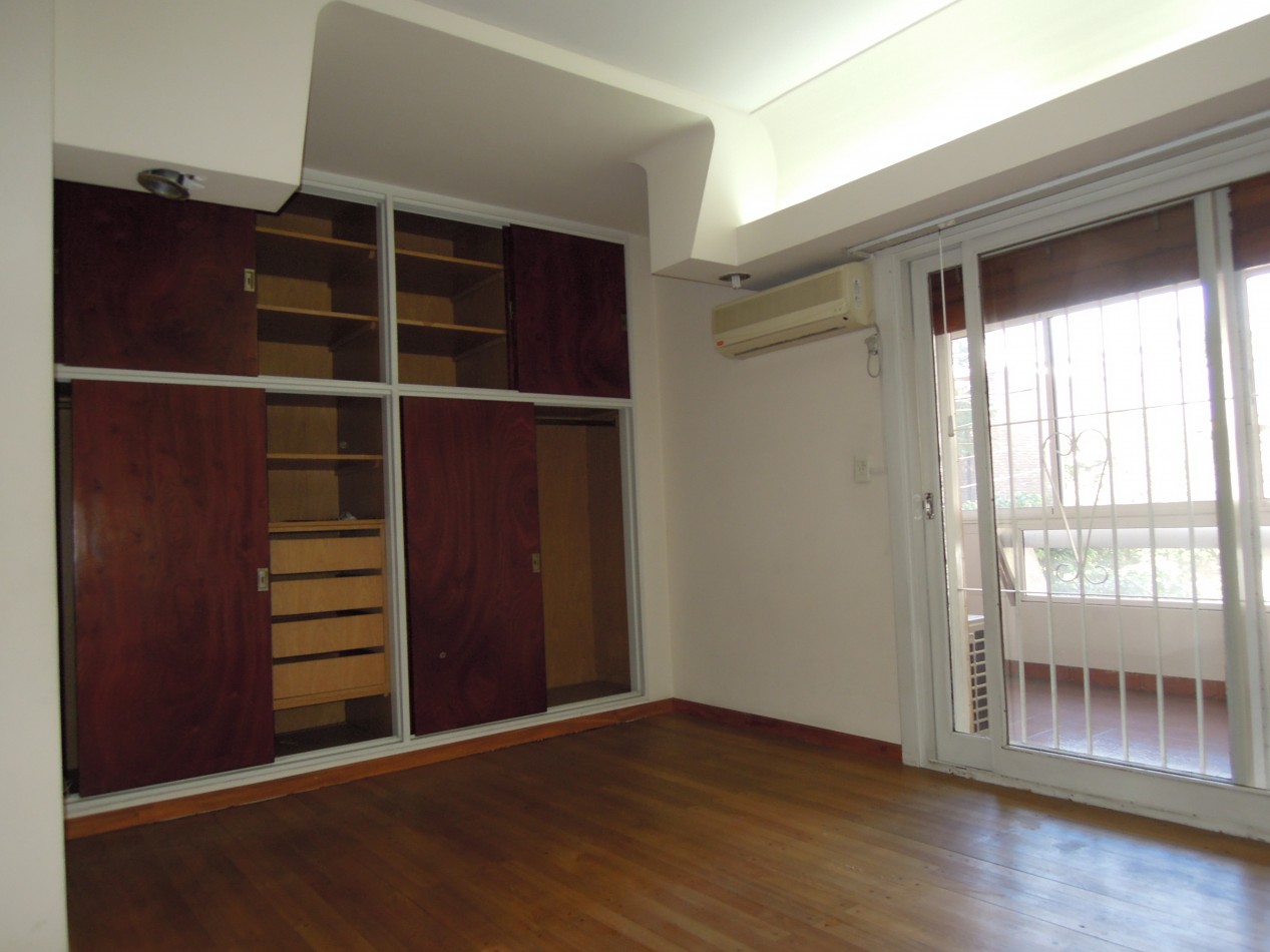 CASA DE CATEGORIA 5 DORMITORIOS