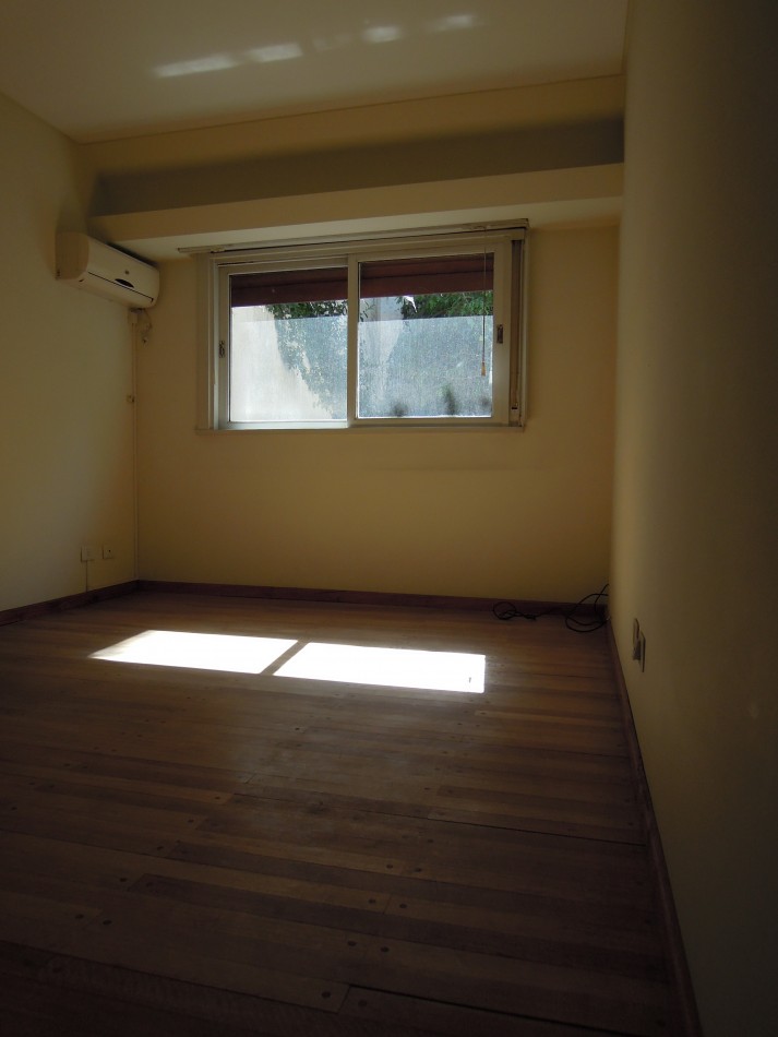 CASA DE CATEGORIA 5 DORMITORIOS