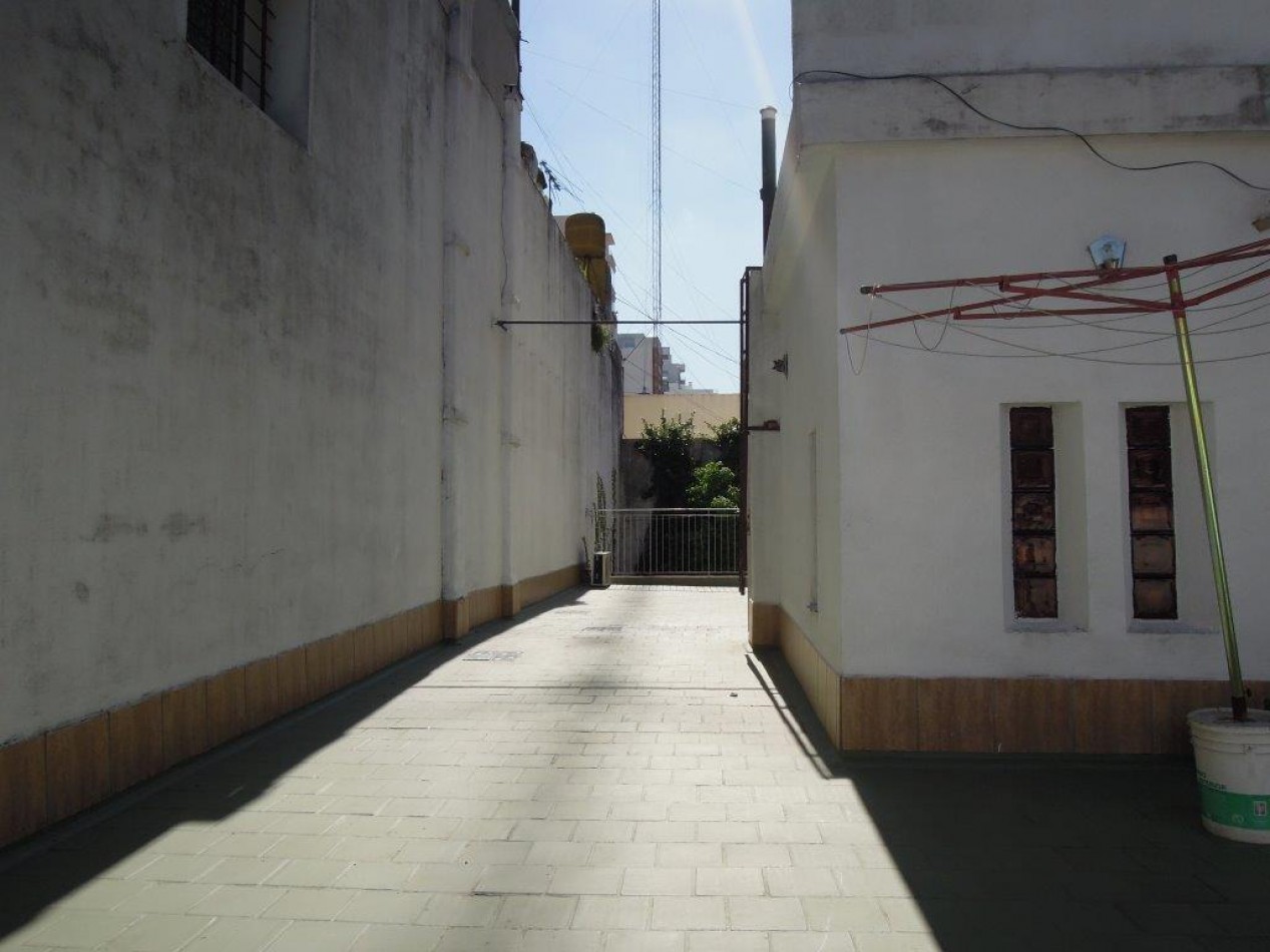 CASA DE CATEGORIA 5 DORMITORIOS