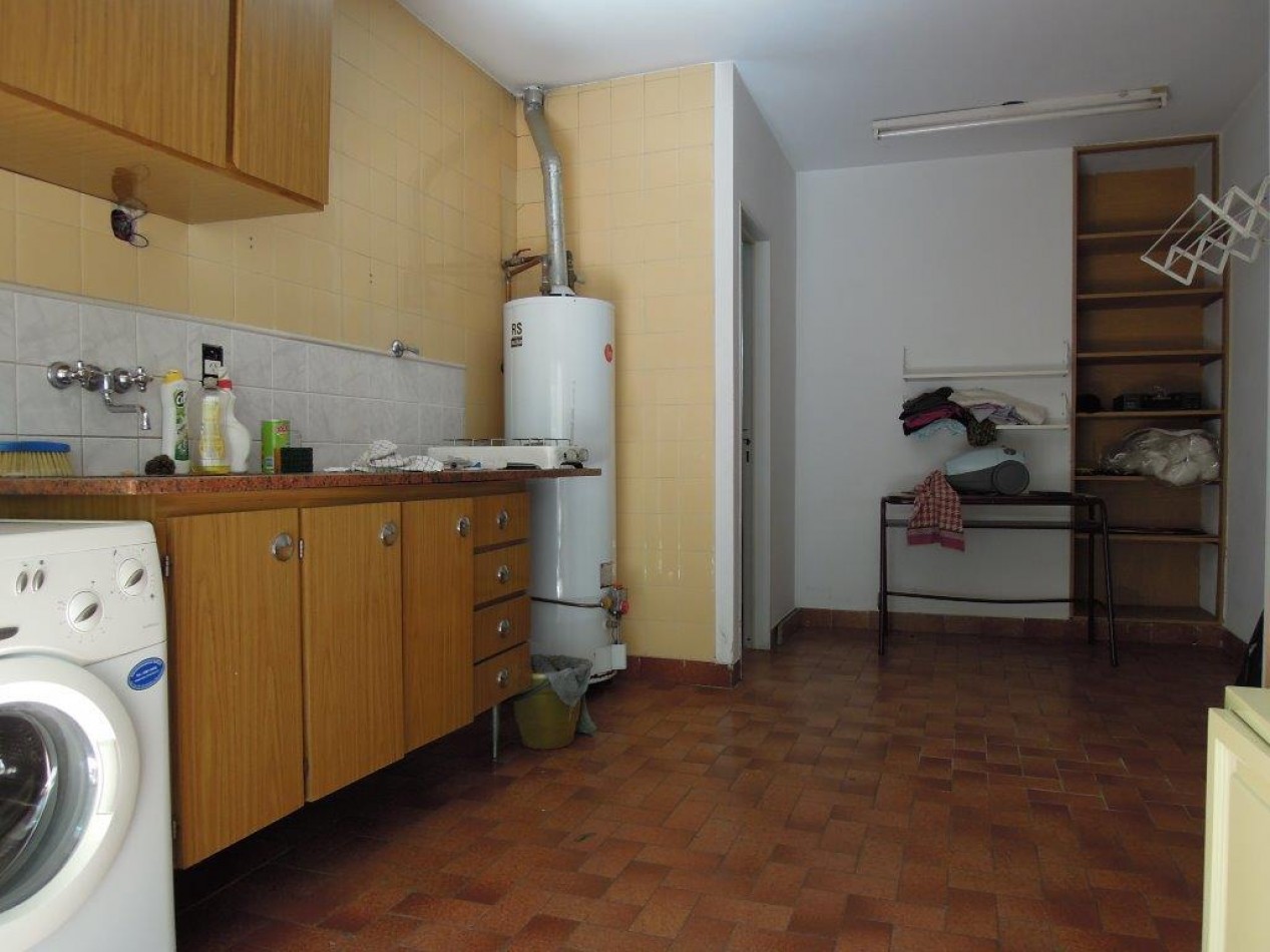 CASA DE CATEGORIA 5 DORMITORIOS