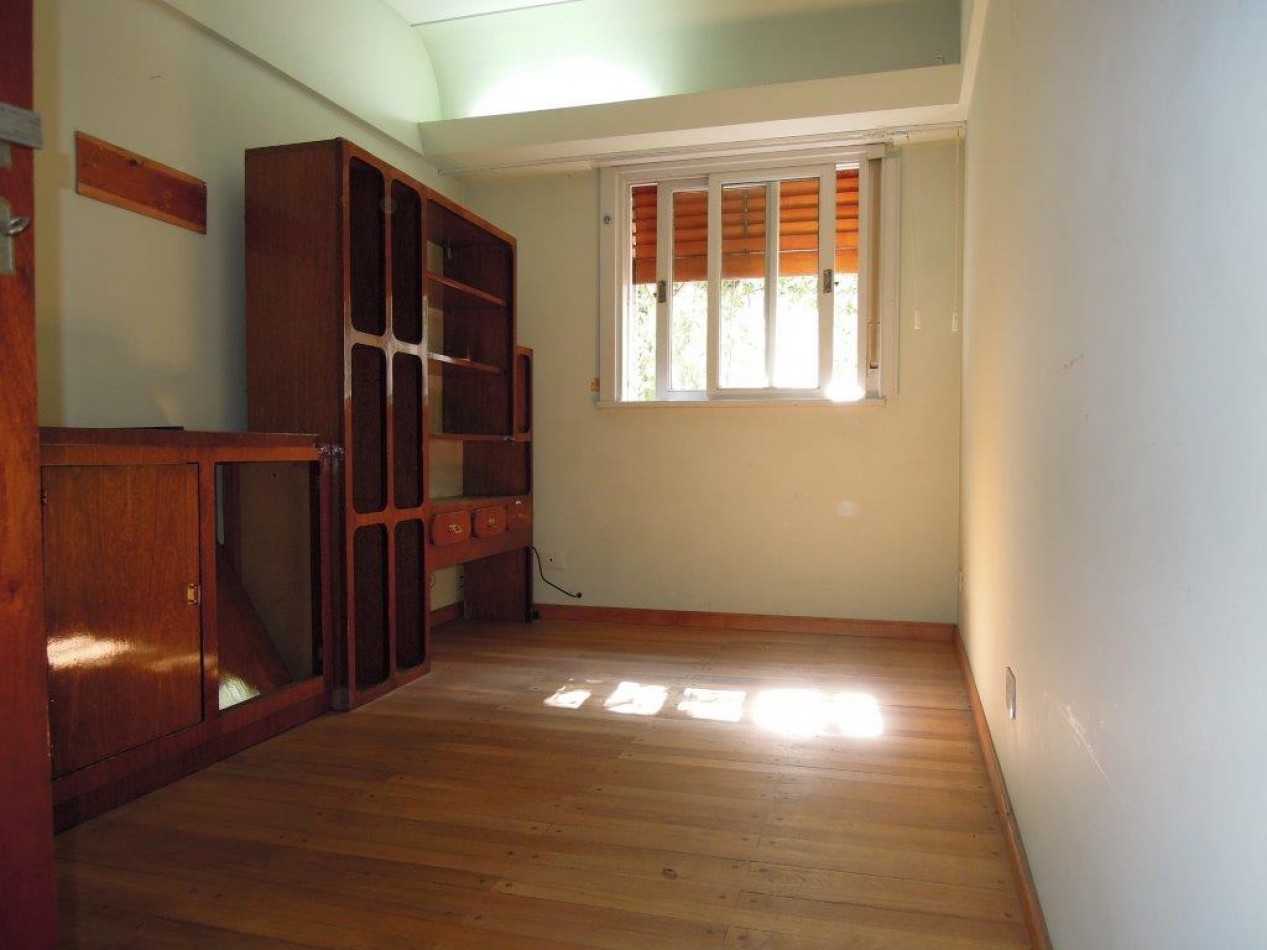 CASA DE CATEGORIA 5 DORMITORIOS