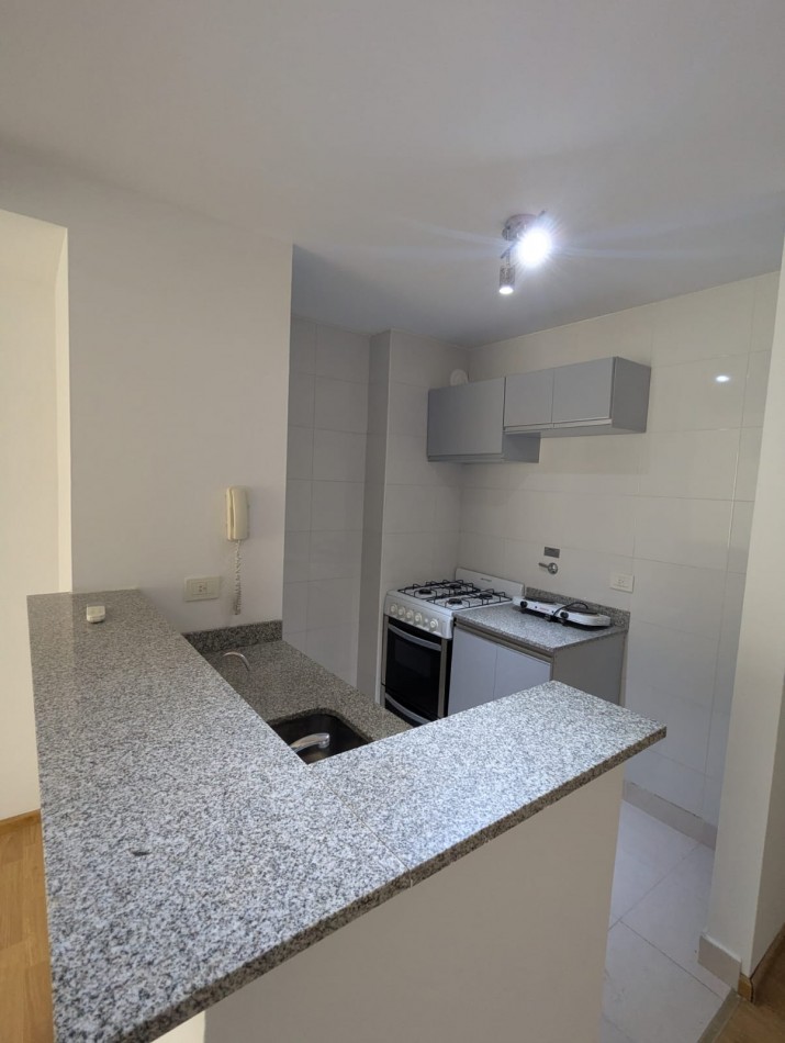 HERMOSO MONOAMBIENTE DIVISIBLE A UNA CUADRA DEL PARQUE CHACABUCO