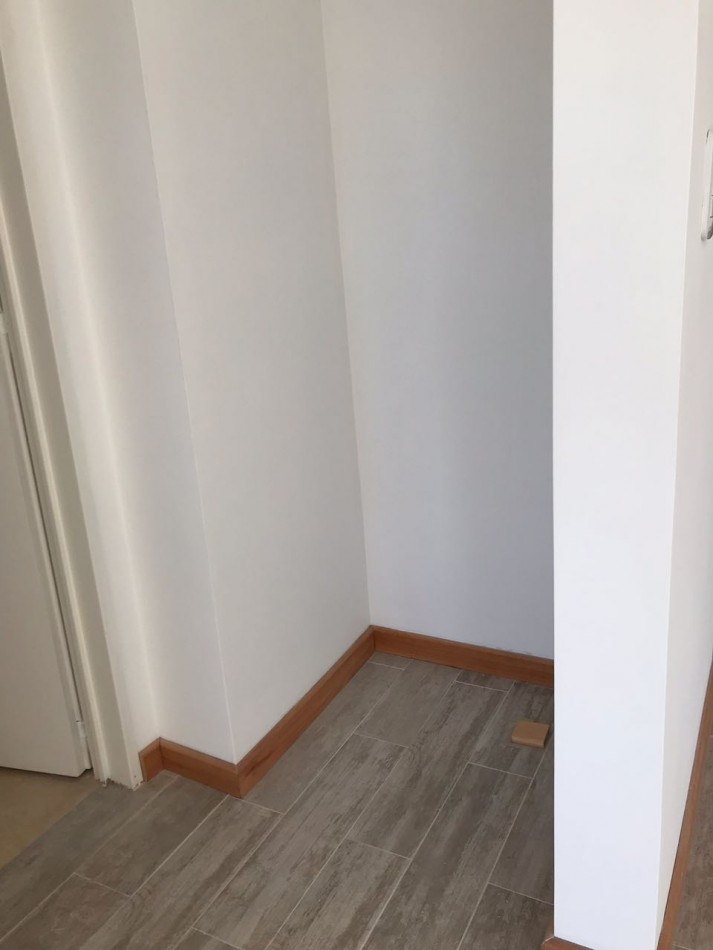 ALQUILER 2 AMBIENTES FLORES . LUMINOSO. . TRANQUILO -A 1 CUADRA DE CENTRO COMERCIAL Y SUBTE FLORES. OPORTUNIDAD!!!