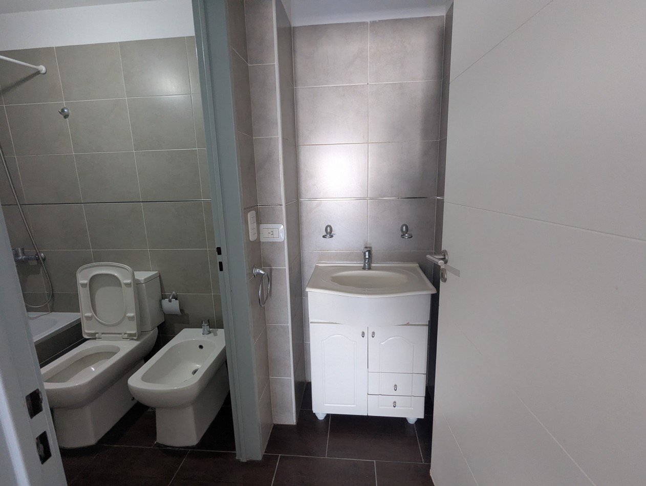 DOS AMBIENTES EN PISO 9 A UNA CUADRA DE J.B.JUSTO