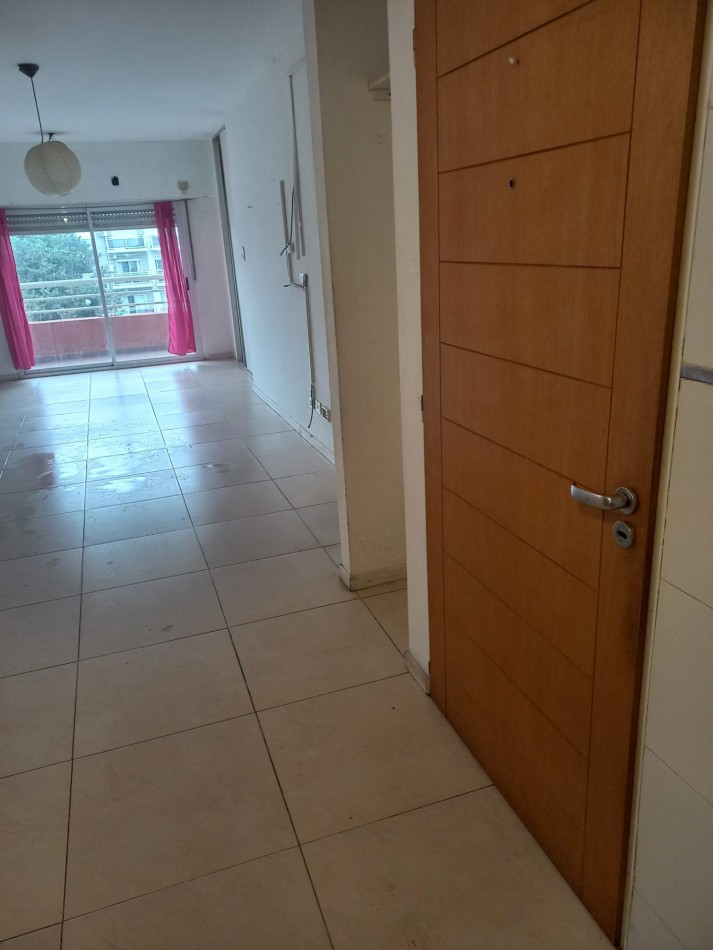  EXCELENTE MONOAMBIENTE EN ZONA RESIDENCIAL. VILLA DEL PARQUE. FLORES NORTE. TRANQUILO Y CON AURA. !!!!!