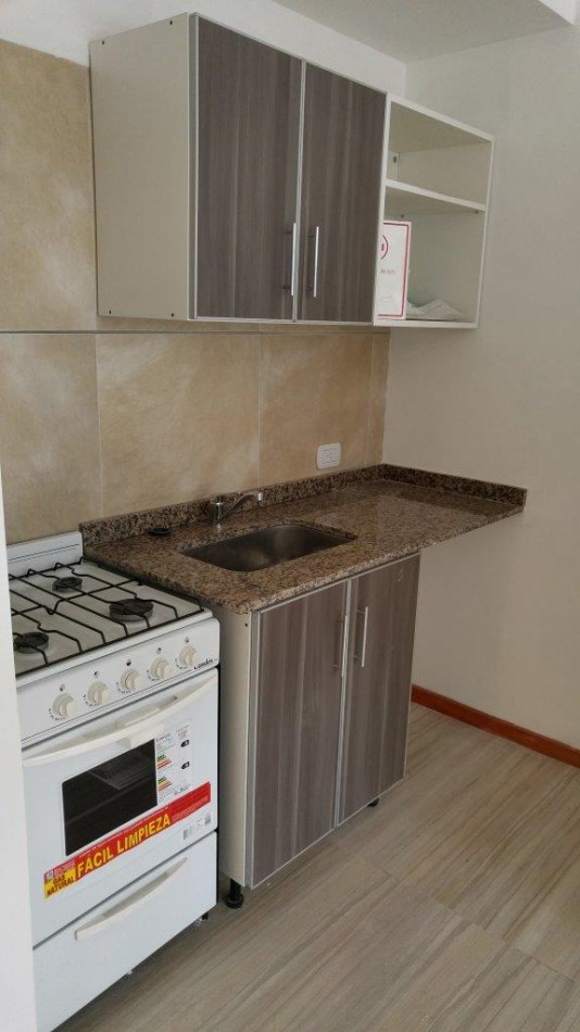 OPORTUNIDAD !!ALQUILER MONOAMBIENTE EN FLORES-A 2 CUADRAS DEL SUBTE Y CENRO COMERCIAL! VISITELO!