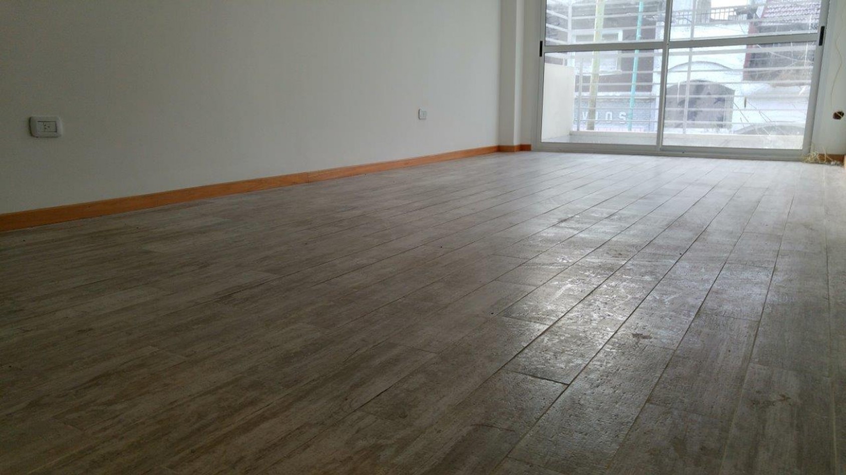 OPORTUNIDAD !!ALQUILER MONOAMBIENTE EN FLORES-A 2 CUADRAS DEL SUBTE Y CENRO COMERCIAL! VISITELO!