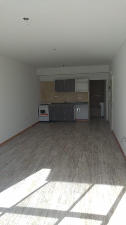 OPORTUNIDAD !!ALQUILER MONOAMBIENTE EN FLORES-A 2 CUADRAS DEL SUBTE Y CENRO COMERCIAL! VISITELO!