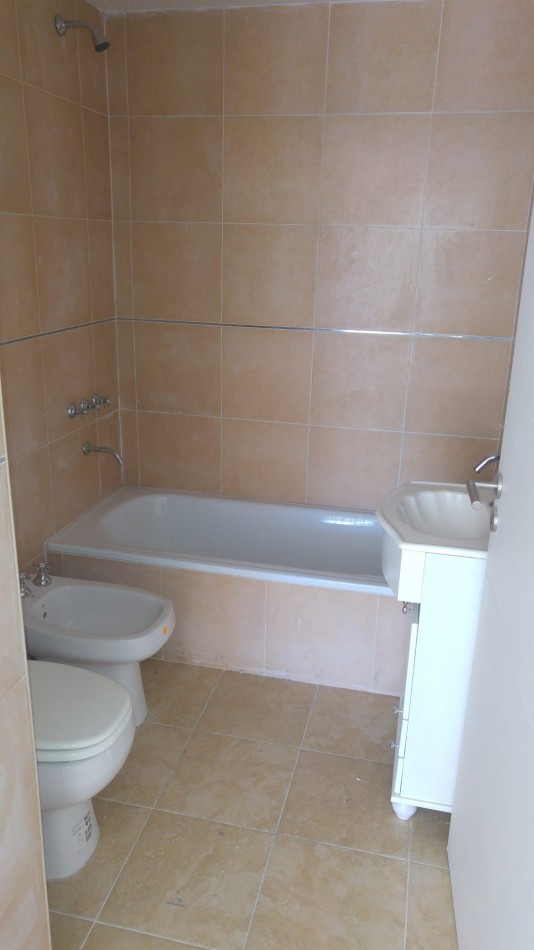 OPORTUNIDAD !!ALQUILER MONOAMBIENTE EN FLORES-A 2 CUADRAS DEL SUBTE Y CENRO COMERCIAL! VISITELO!