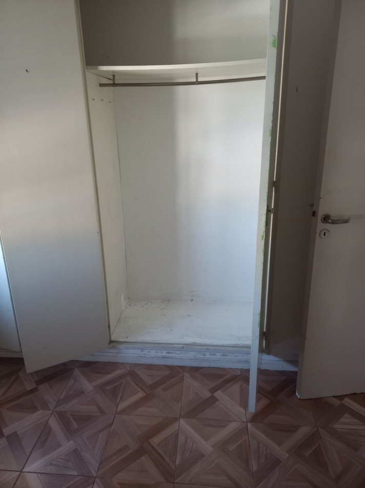 OPORTUNIDAD RETASADO!!ALQUILER  2 AMB FLORES . LUMINOSO -A 1 CUADRA DE SUBTE A .ZONA COMERCIAL. TODOS LOS MEDIOS DE TRANSPORTE.!!!