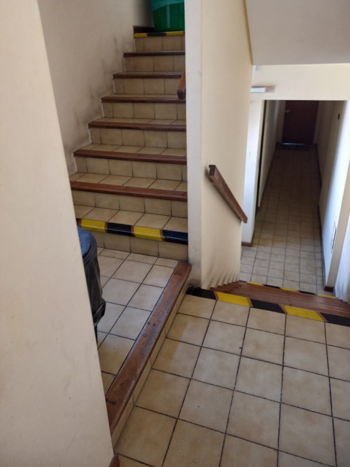 OPORTUNIDAD RETASADO!!ALQUILER  2 AMB FLORES . LUMINOSO -A 1 CUADRA DE SUBTE A .ZONA COMERCIAL. TODOS LOS MEDIOS DE TRANSPORTE.!!!