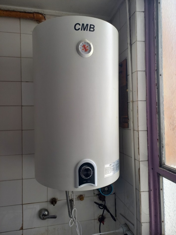 OPORTUNIDAD RETASADO!!ALQUILER  2 AMB FLORES . LUMINOSO -A 1 CUADRA DE SUBTE A .ZONA COMERCIAL. TODOS LOS MEDIOS DE TRANSPORTE.!!!