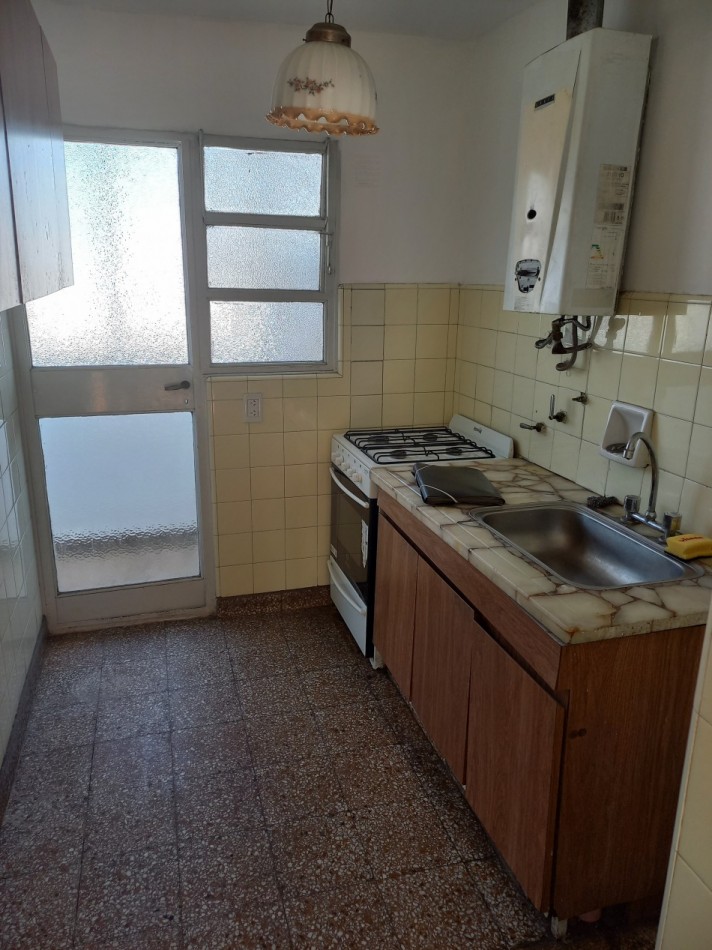 OPORTUNIDAD!!! ALQUILER  2 AMBIENTES SAN TELMO . LUMINOSO. ESPACIOSO. ZONA TURISTICA. !!!