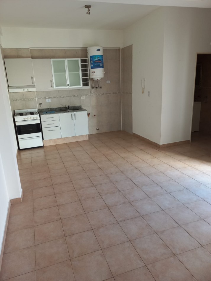 PH 2 AMBIENTES  PARQUE CHACABUCO  - MUY LUMINOSO - BAJAS EXPENSAS. OPORTUNIDAD!!!! RESERVADA