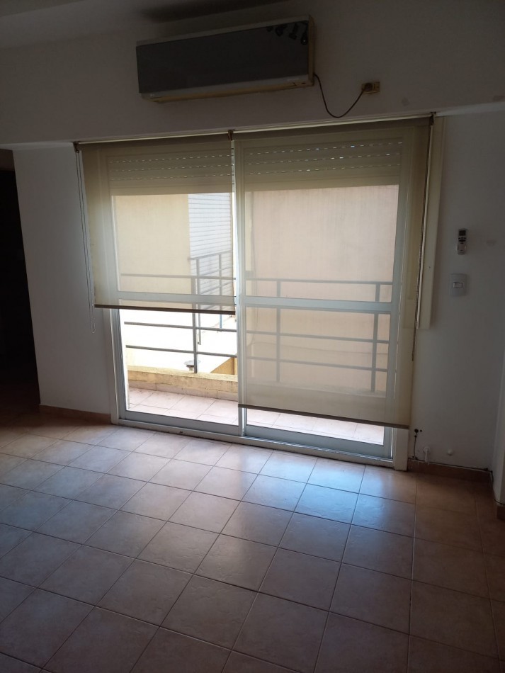 PH 2 AMBIENTES  PARQUE CHACABUCO  - MUY LUMINOSO - BAJAS EXPENSAS. OPORTUNIDAD!!!! RESERVADA
