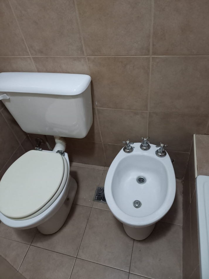 PH 2 AMBIENTES  PARQUE CHACABUCO  - MUY LUMINOSO - BAJAS EXPENSAS. OPORTUNIDAD!!!! RESERVADA