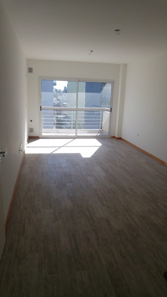 OPORTUNIDAD !!ALQUILER MONOAMBIENTE EN FLORES-A 2 CUADRAS DEL SUBTE Y CENTRO COMERCIAL! VISITELO!
