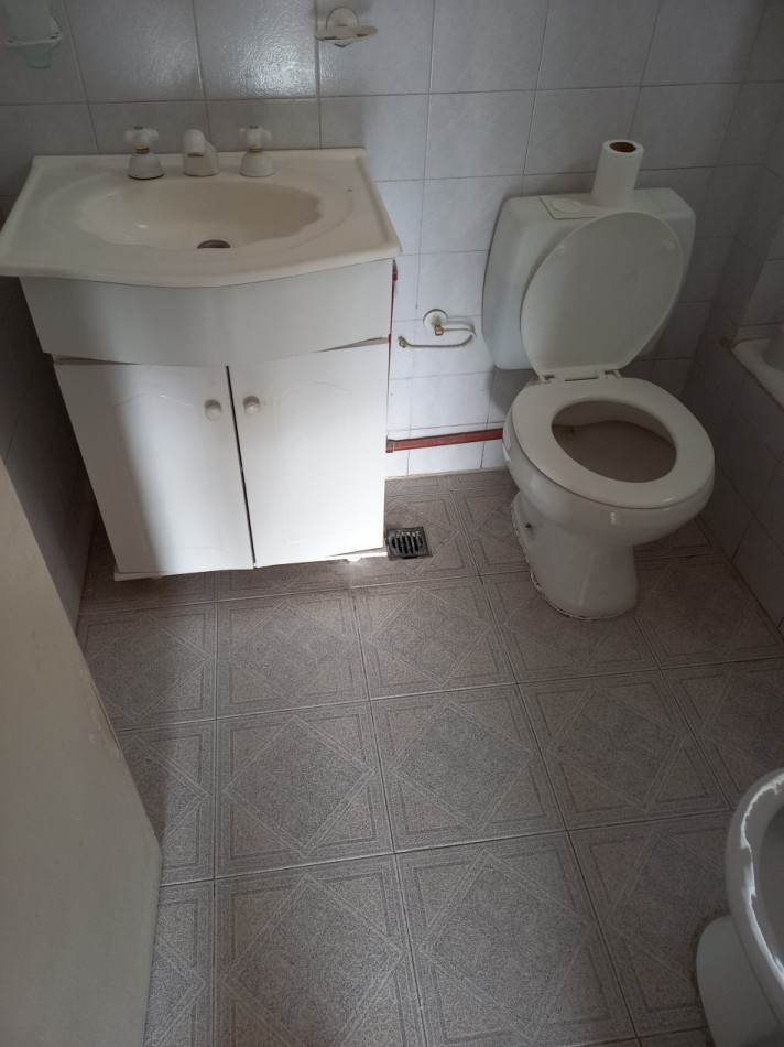 DEPARTAMENTO 2 AMBIENTES  FLORES  - MUY LUMINOSO - . OPORTUNIDAD!!!! 