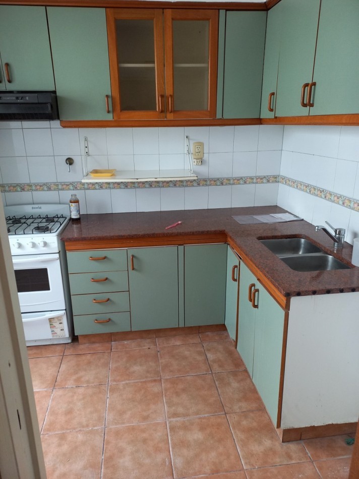 DEPARTAMENTO 2 AMBIENTES  FLORES  - MUY LUMINOSO - . OPORTUNIDAD!!!! 