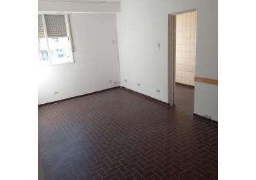 OPORTUNIDAD!!ALQUILER  2 AMB CABALLITO . MUY LUMINOSO -A 1 CUADRA DE JOSE MARIA MORENO Y 2 DEL PARQUE RIVADAVIA.!!!